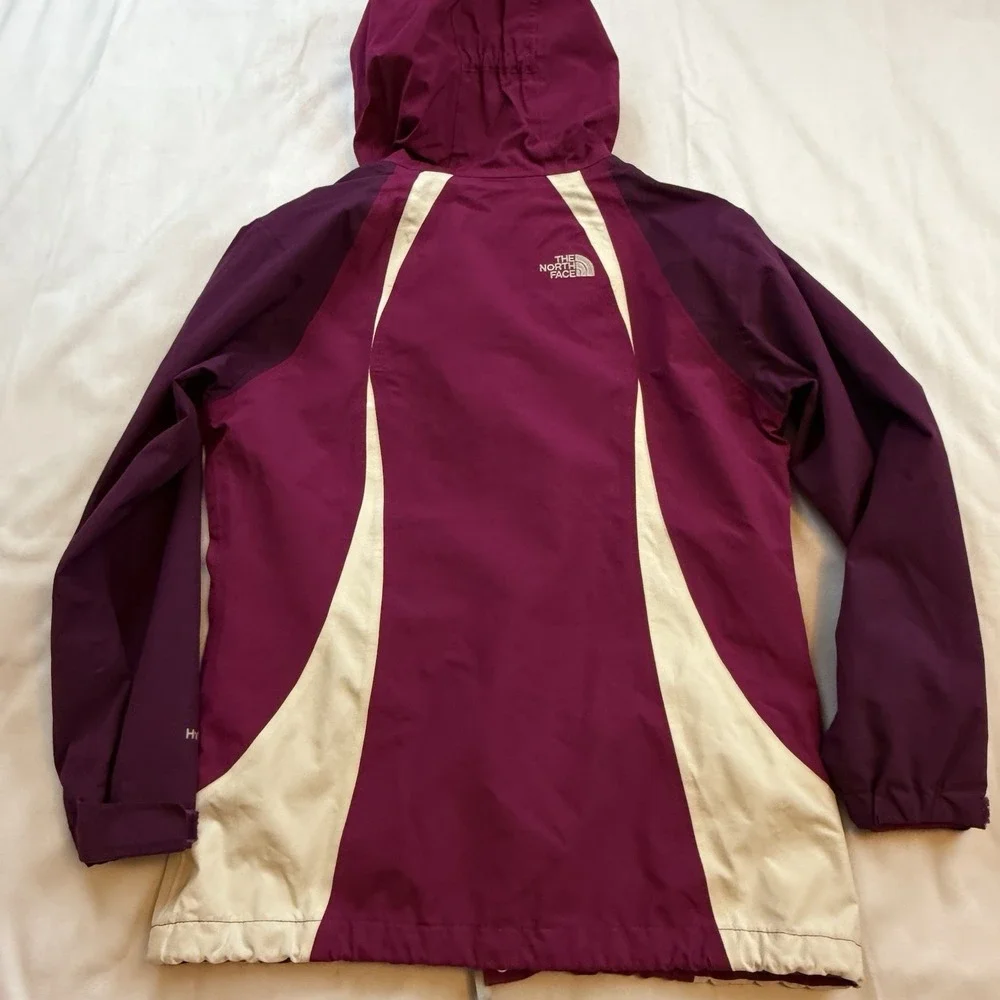 The North Face Girls‎ Large Hyvent Jacket With Good